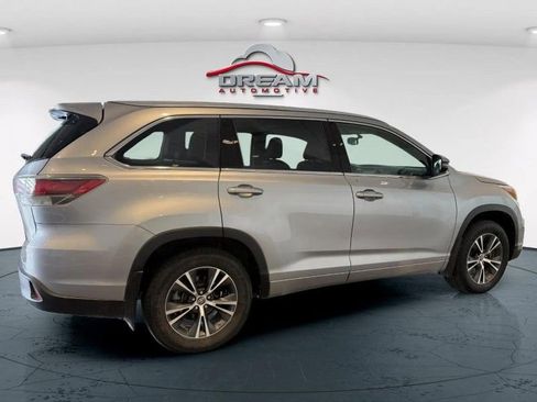 Used 2016 Toyota Highlander XLE image 22