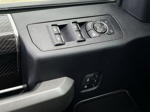 Used 2019 Ford F150 Raptor w/ Equipment Group 802A Luxury image 21