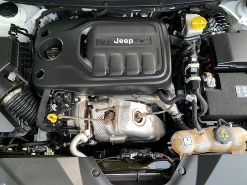 Used 2021 Jeep Cherokee Latitude Lux w/ Sun & Sound Group image 37