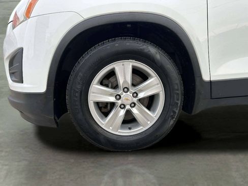 Used 2015 Chevrolet Trax LT FWD image 23