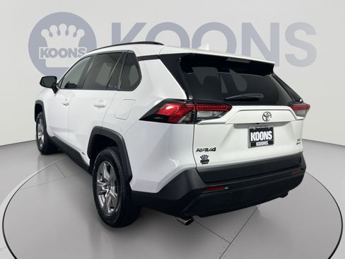 Used 2025 Toyota RAV4 XLE AWD/4WD image 4