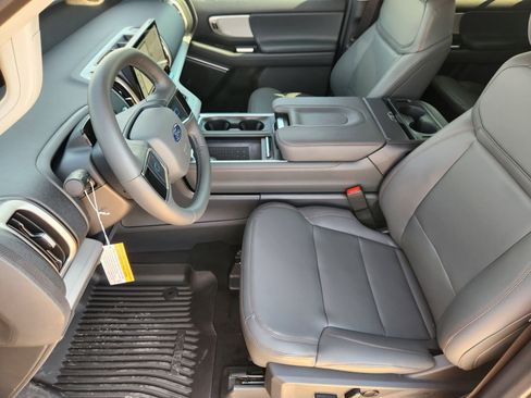 New 2025 Ford Expedition Active image 13