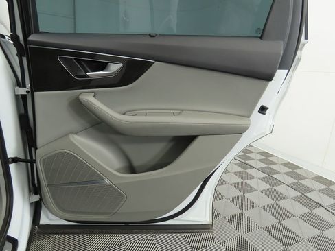 Used 2021 Audi Q7 3.0T Premium Plus image 26