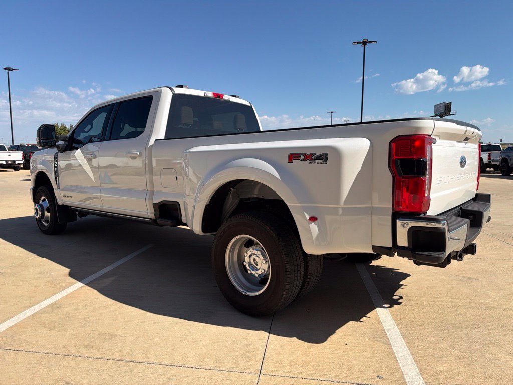 Used 2026 Ford F350 Lariat w/ FX4 Off-Road Package AWD/4WD image 5
