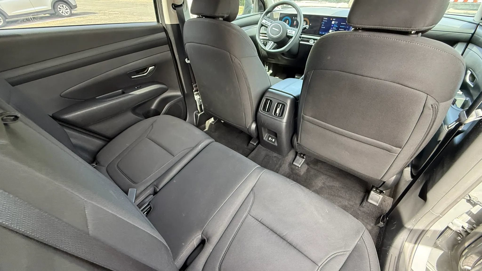 Used 2025 Hyundai Tucson SEL FWD image 36