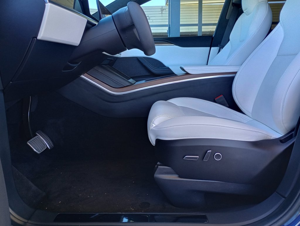 Used 2022 Tesla Model X AWD/4WD image 10