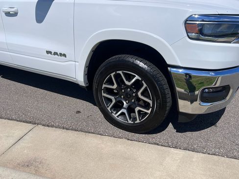 Certified 2025 RAM 1500 Laramie AWD/4WD image 4