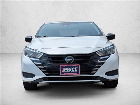 Used 2023 Nissan Versa S FWD image 2