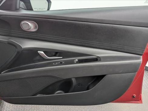 Used 2025 Hyundai Elantra SE w/ Cargo Package FWD image 22