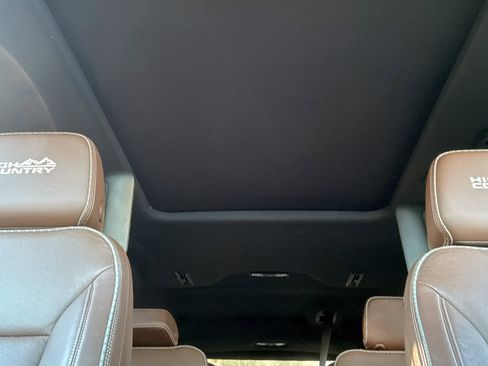 Used 2021 Chevrolet Suburban High Country image 17