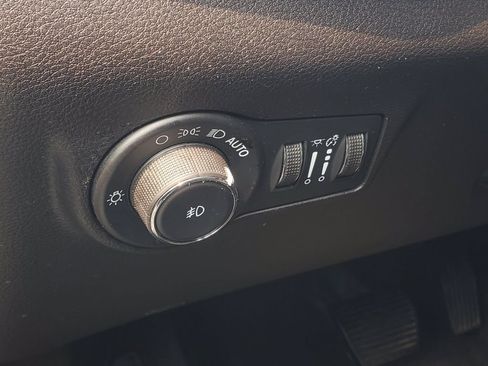 Used 2023 Jeep Compass Limited AWD/4WD image 9