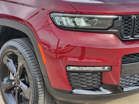 Used 2024 Jeep Grand Cherokee L Limited w/ Black Appearance Package image 6