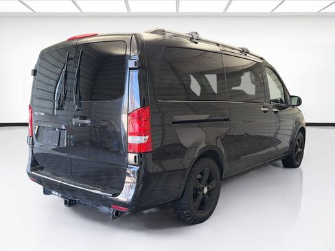 Used 2018 Mercedes-Benz Metris Passenger image 4