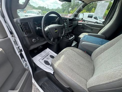 Used 2021 Chevrolet Express 2500 w/ Driver Convenience Package RWD image 8