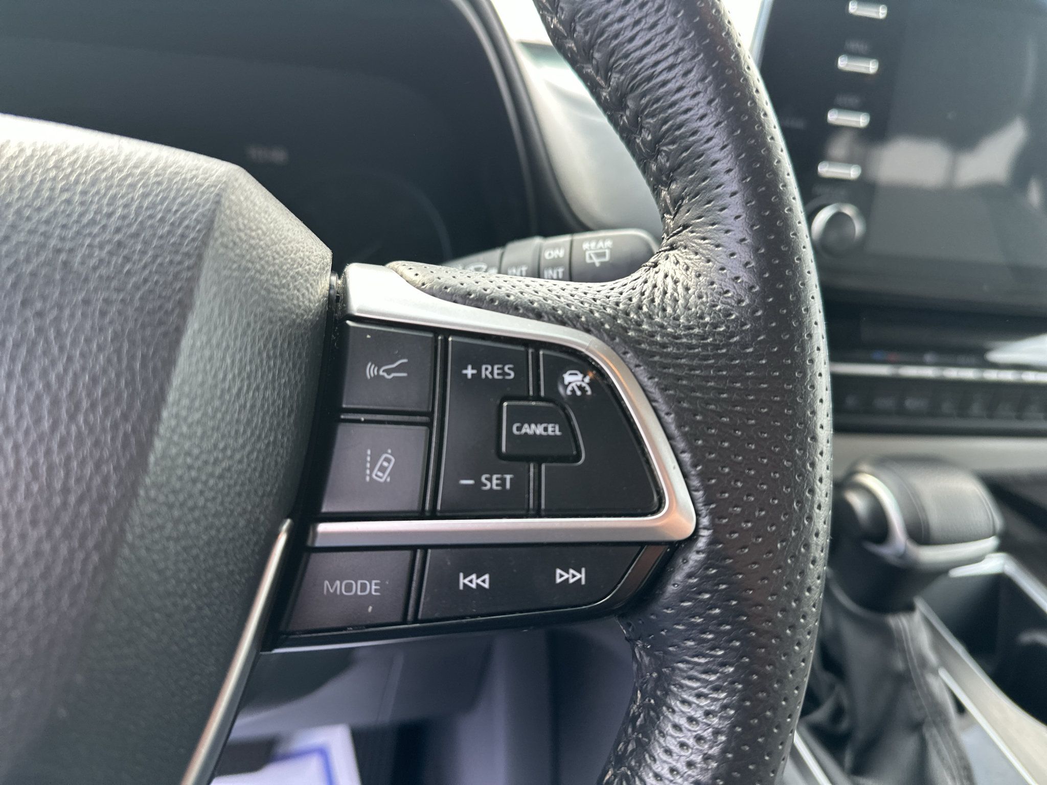 Used 2024 Toyota Sienna Limited AWD/4WD image 19