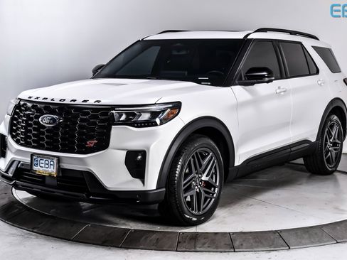 Used 2025 Ford Explorer ST w/ Sun And Sound Package image 2