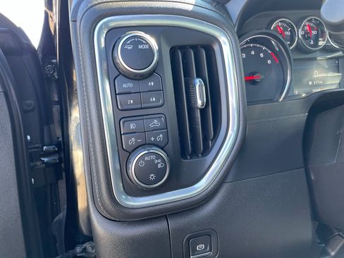 Used 2021 Chevrolet Silverado 1500 RST image 13