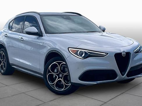 Used 2022 Alfa Romeo Stelvio Ti AWD/4WD image 2