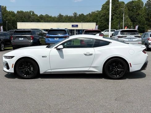 Used 2025 Ford Mustang GT RWD image 2