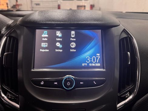 Used 2018 Chevrolet Cruze LT w/ Convenience Package image 20