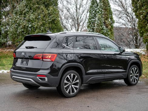 Used 2023 Volkswagen Taos SE image 5