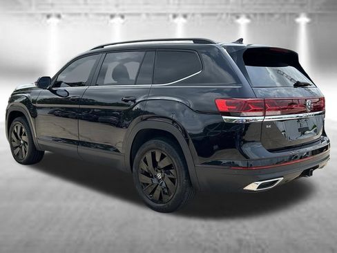 Used 2024 Volkswagen Atlas SE FWD image 3
