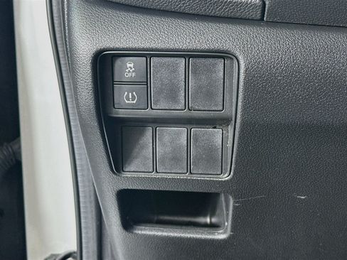Used 2019 Honda CR-V LX image 16