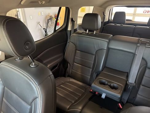 Used 2023 GMC Acadia Denali AWD/4WD image 16
