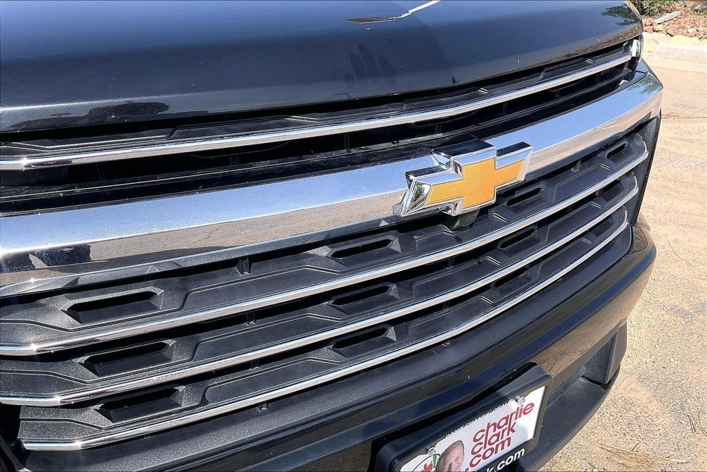 Used 2025 Chevrolet Traverse LT FWD image 28