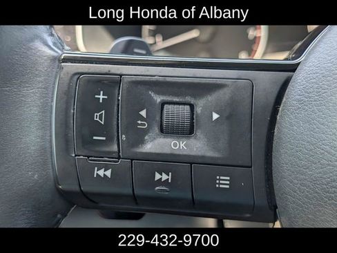 Used 2022 Nissan Pathfinder SL FWD image 25