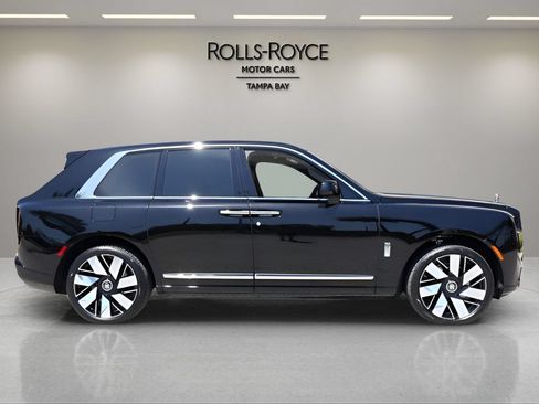 New 2026 Rolls-Royce Cullinan AWD/4WD image 9
