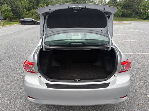 Used 2013 Toyota Corolla LE FWD image 9