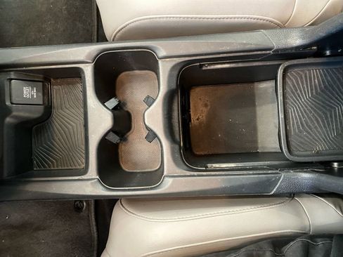 Used 2018 Honda CR-V Touring image 23