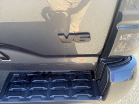 Used 2022 Toyota Tacoma SR5 w/ Technology Package image 8