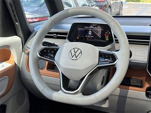 New 2025 Volkswagen ID. Buzz Pro S Plus image 32