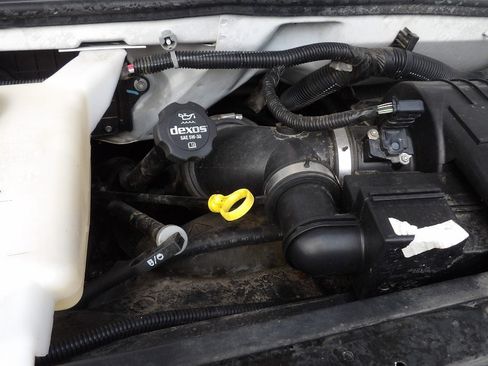 Used 2017 Chevrolet Express 2500 RWD image 21
