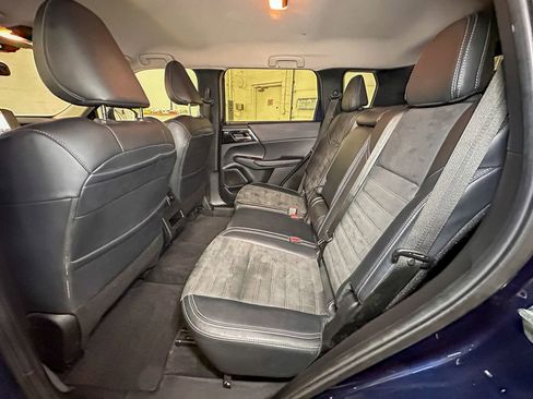 Used 2024 Mitsubishi Outlander SE AWD/4WD image 30