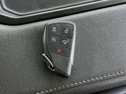 Used 2025 GMC Sierra 1500 SLT AWD/4WD image 33