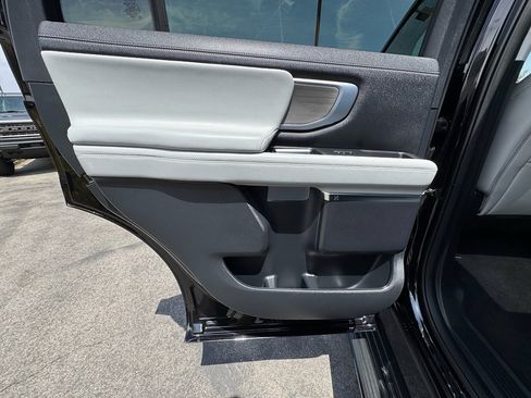 Used 2025 Ford Expedition Platinum AWD/4WD image 27