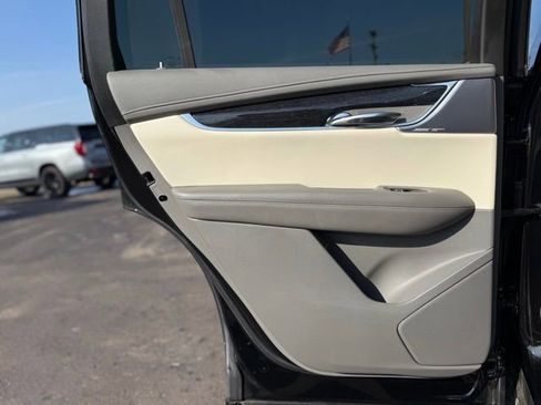 Used 2022 Cadillac XT6 Premium Luxury w/ Technology Package image 18