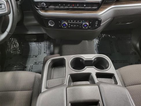 Used 2024 Chevrolet Silverado 1500 LT image 16