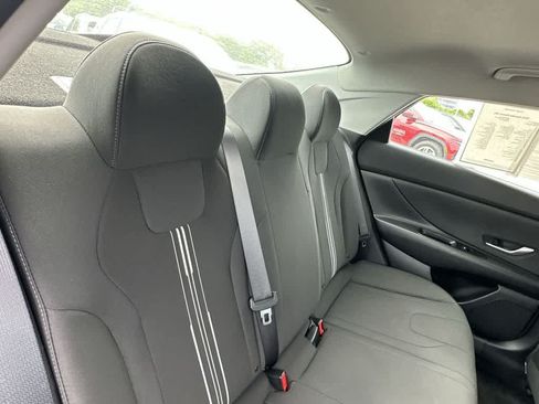 Used 2023 Hyundai Elantra SEL w/ Cargo Package FWD image 13