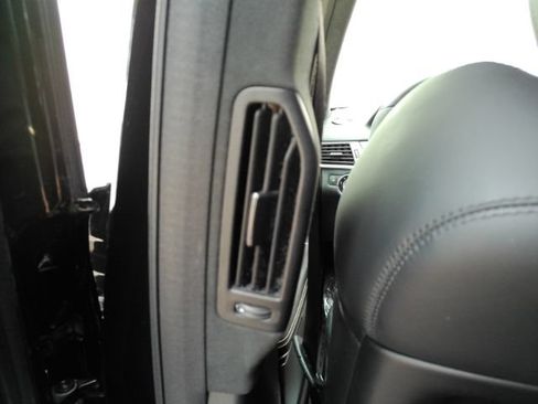 Used 2015 Mercedes-Benz GL 63 AMG 4MATIC image 34