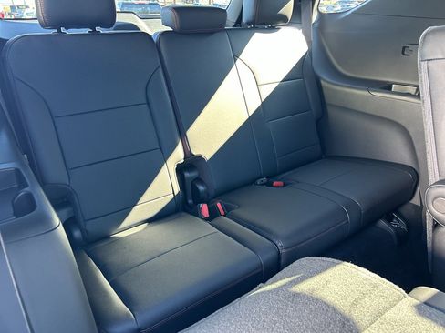 New 2026 Chevrolet Traverse RS image 32