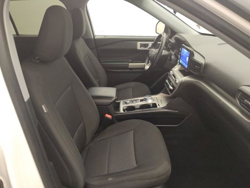 Used 2022 Ford Explorer XLT AWD/4WD image 21