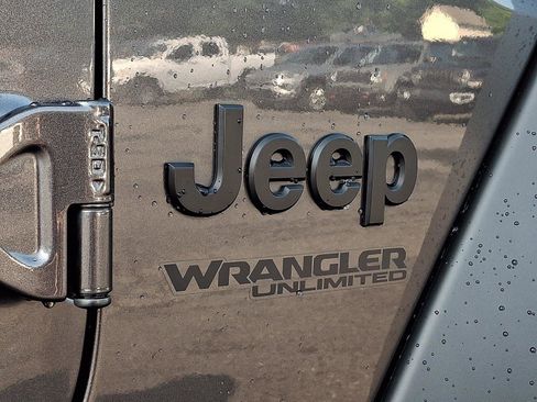 Used 2022 Jeep Wrangler Unlimited Sport AWD/4WD image 29