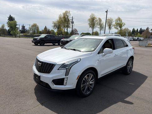 Used 2021 Cadillac XT5 Premium Luxury w/ Platinum Package AWD/4WD image 4