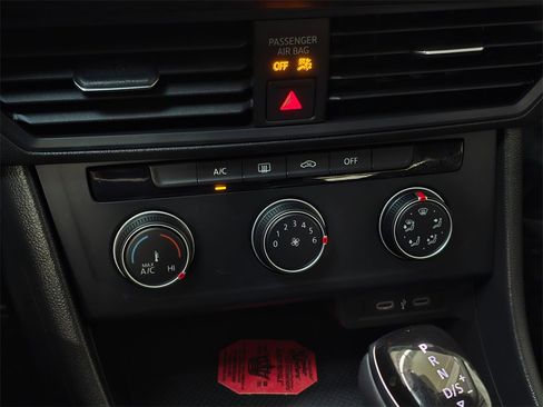 Used 2024 Volkswagen Jetta S image 28