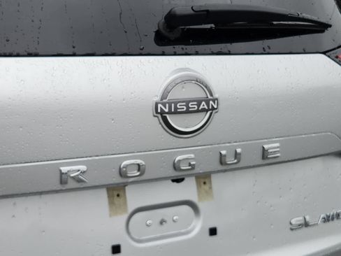 Used 2022 Nissan Rogue SL w/ SL Premium Package image 23