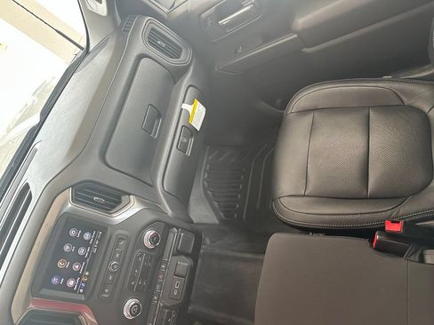 Used 2025 GMC Sierra 2500 Pro AWD/4WD image 24